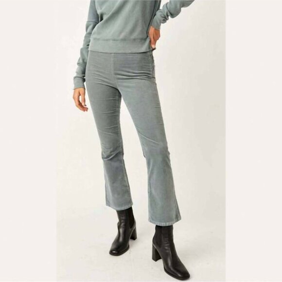 020 We The Free In My Feelings Cropped Slim Flare Velvet Pants NWT Size XS - Picture 3 of 11